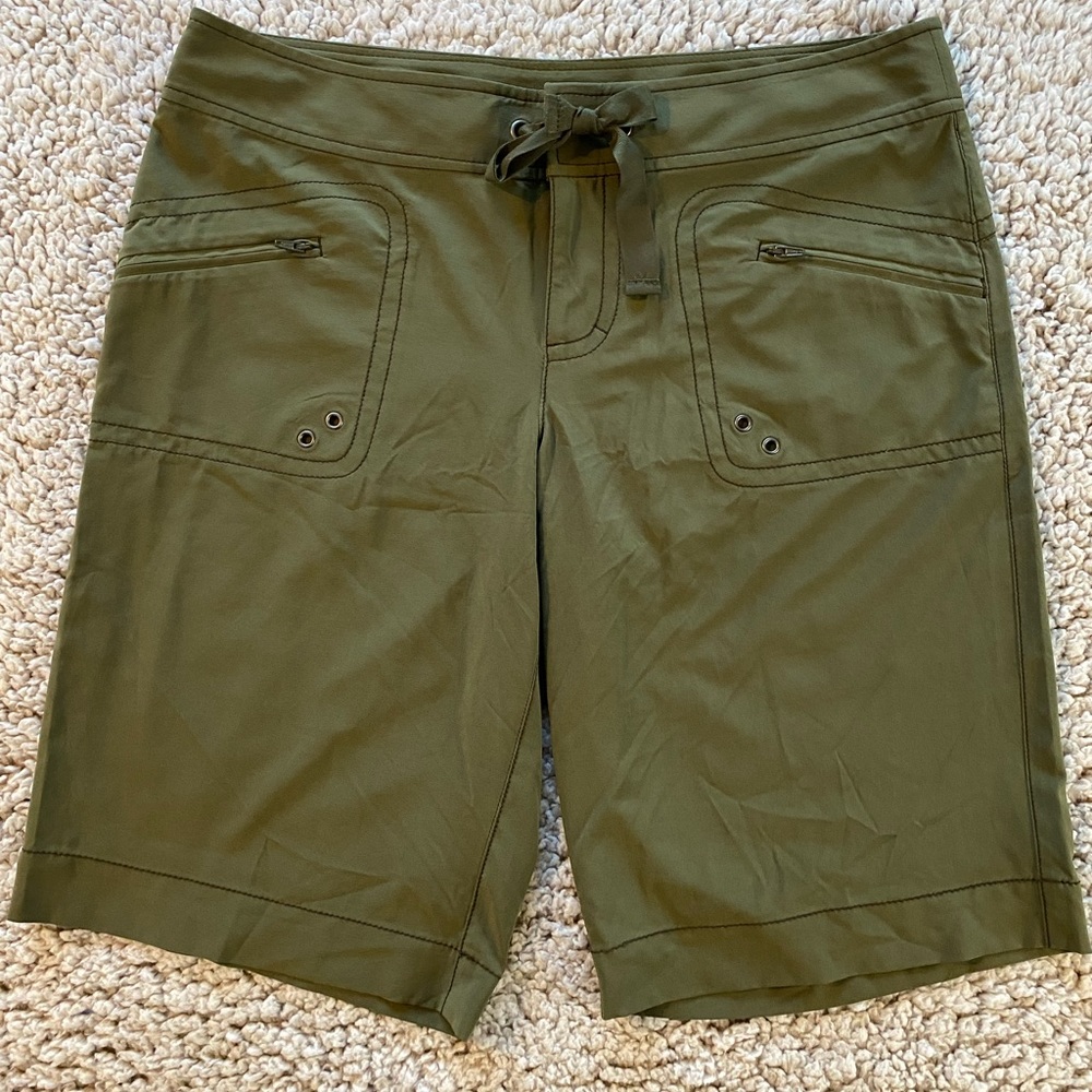 Athleta Breeze Bermuda 9” size 8